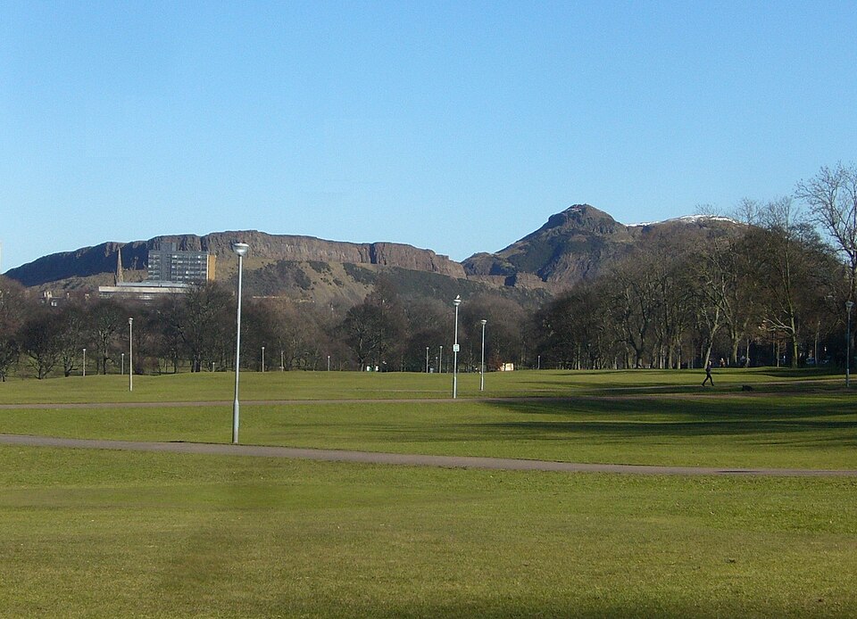 A photograph of Bruntsfield Links