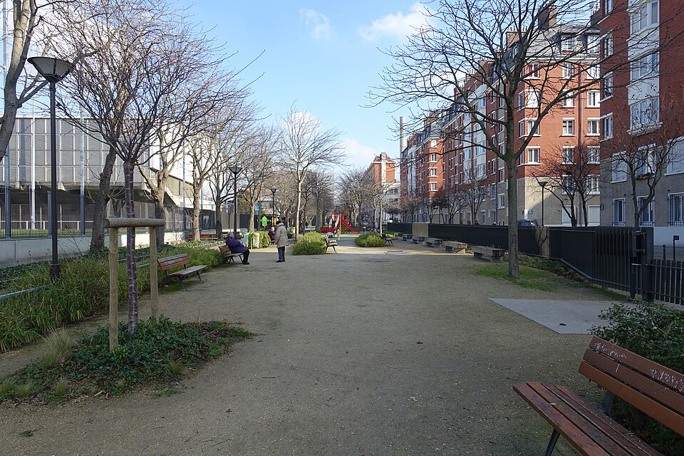 A photograph of square Jacques-Manavian