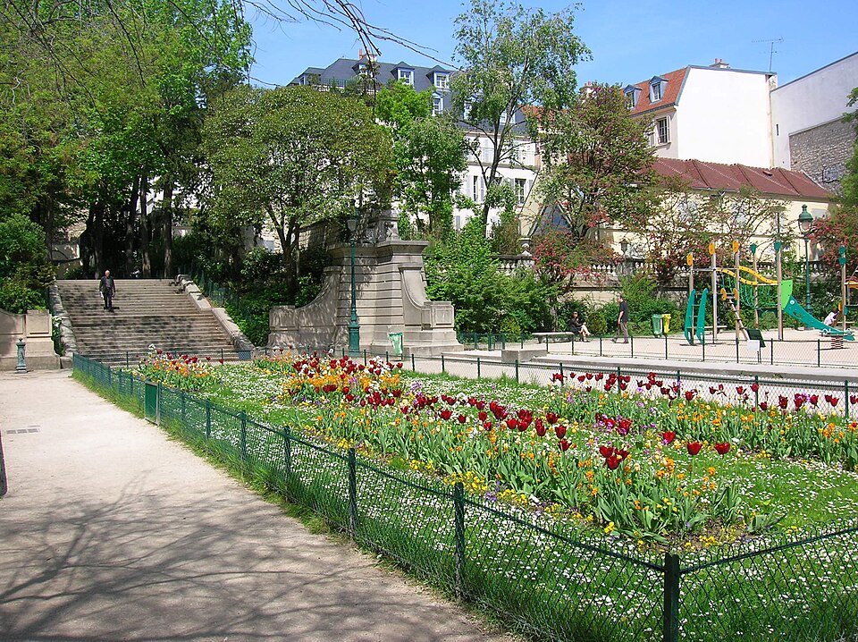 A photograph of square des Arènes-de-Lutèce-Capitan