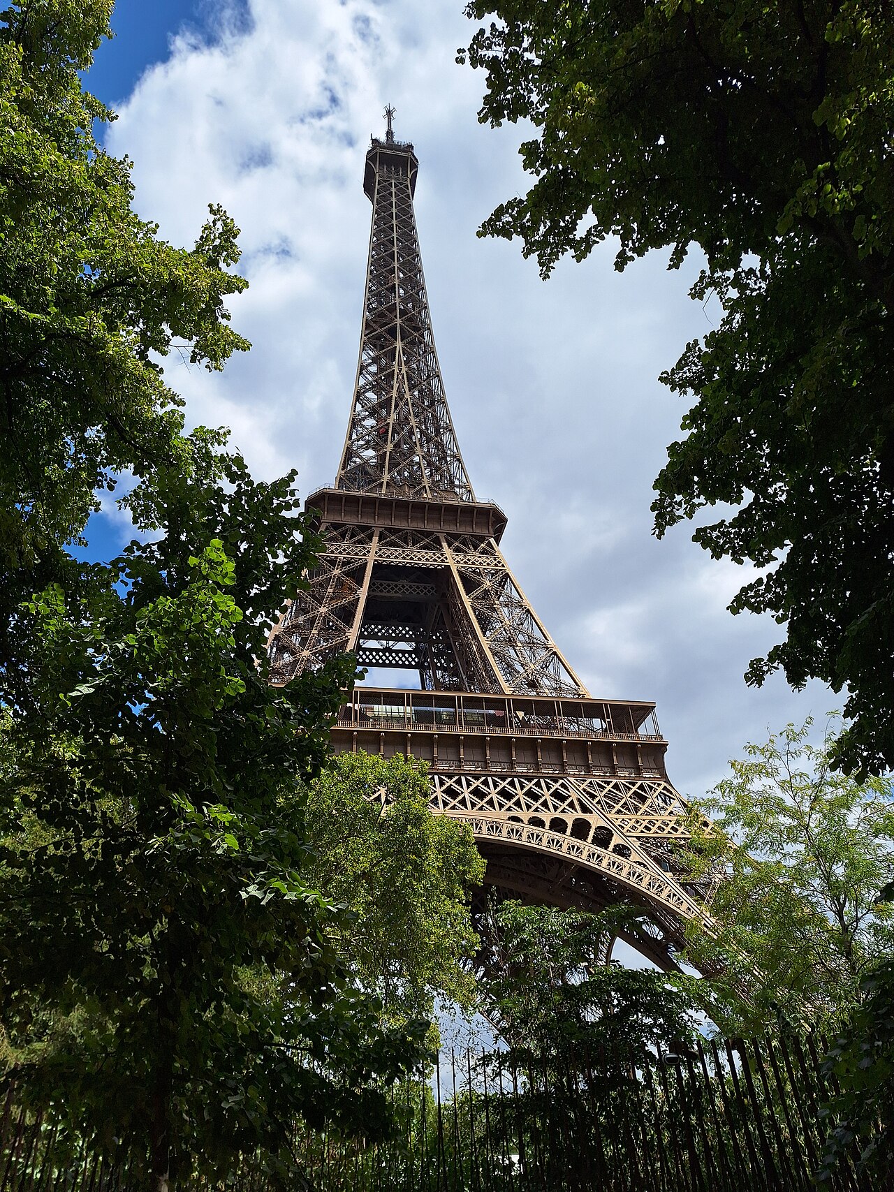 Uma fotografia de Tour Eiffel