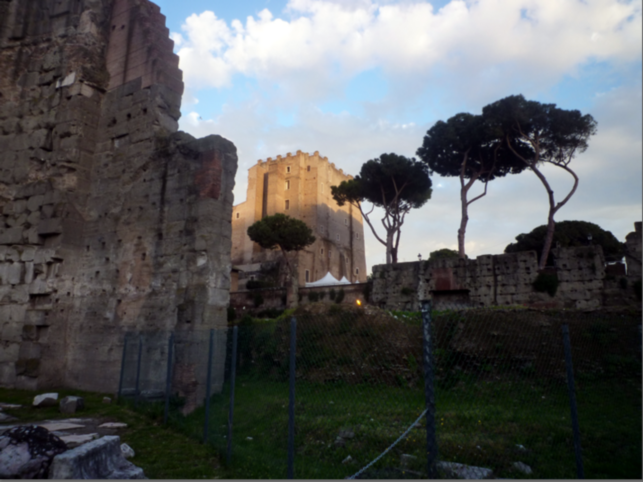 Torre dei Conti の写真