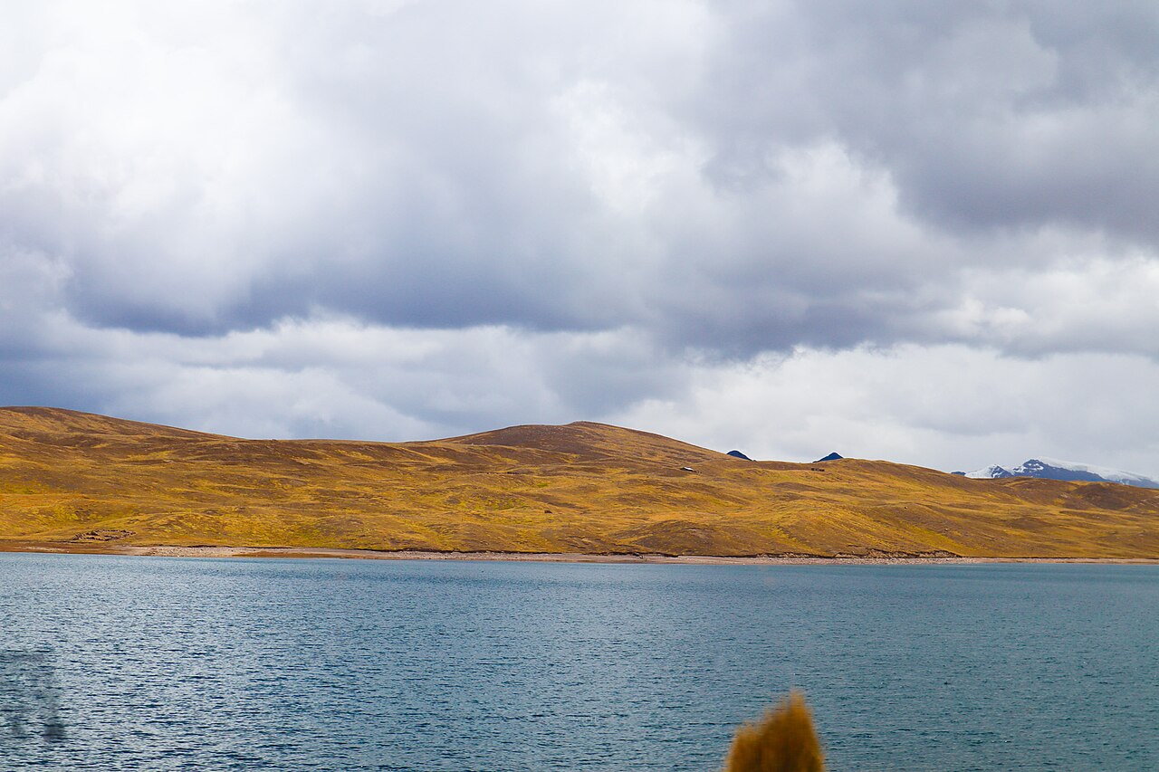 A photograph of Lake Sibinacocha