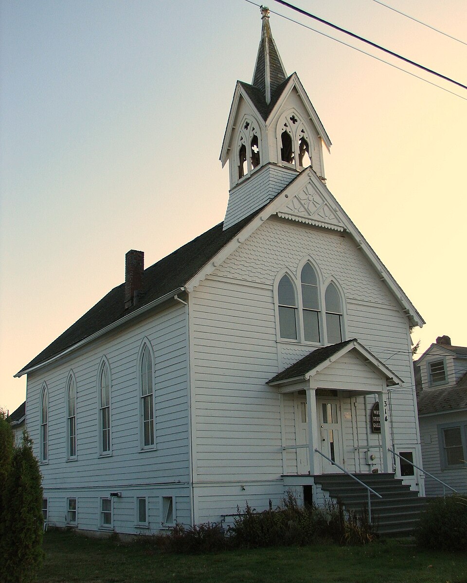 A photograph of Calvary Lutheran Church