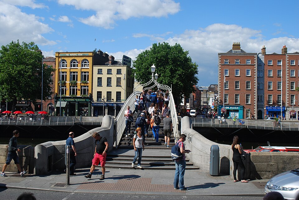 A photograph of Ha'penny Bridge