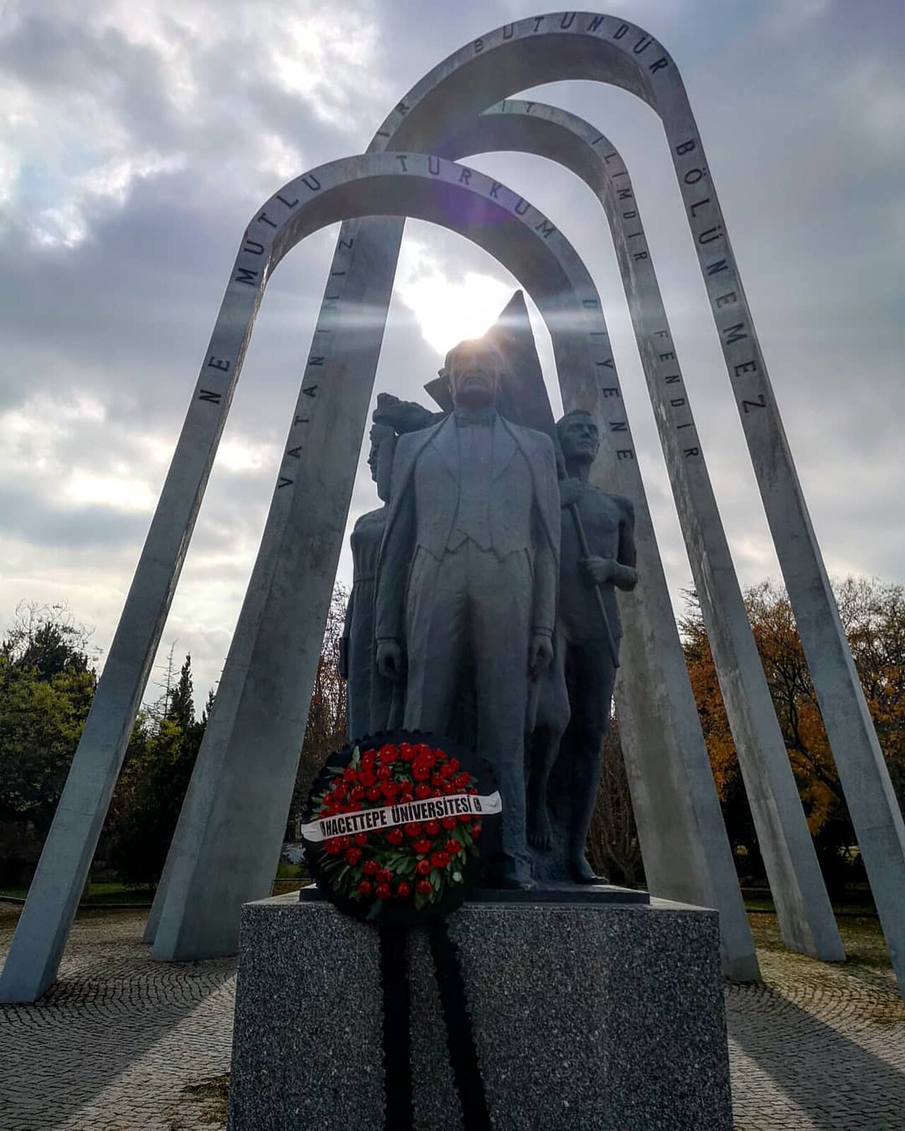 Atatürk and the Youth Monument
