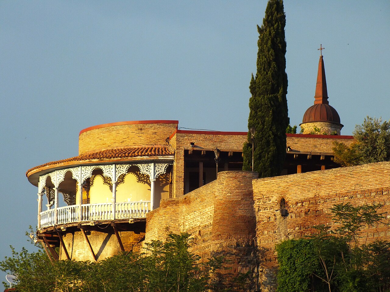 Queen Darejan Palace