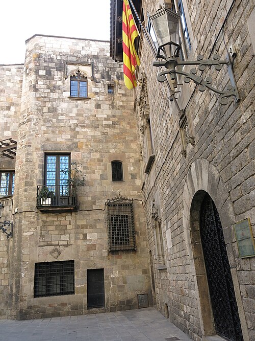 Cases dels Canonges