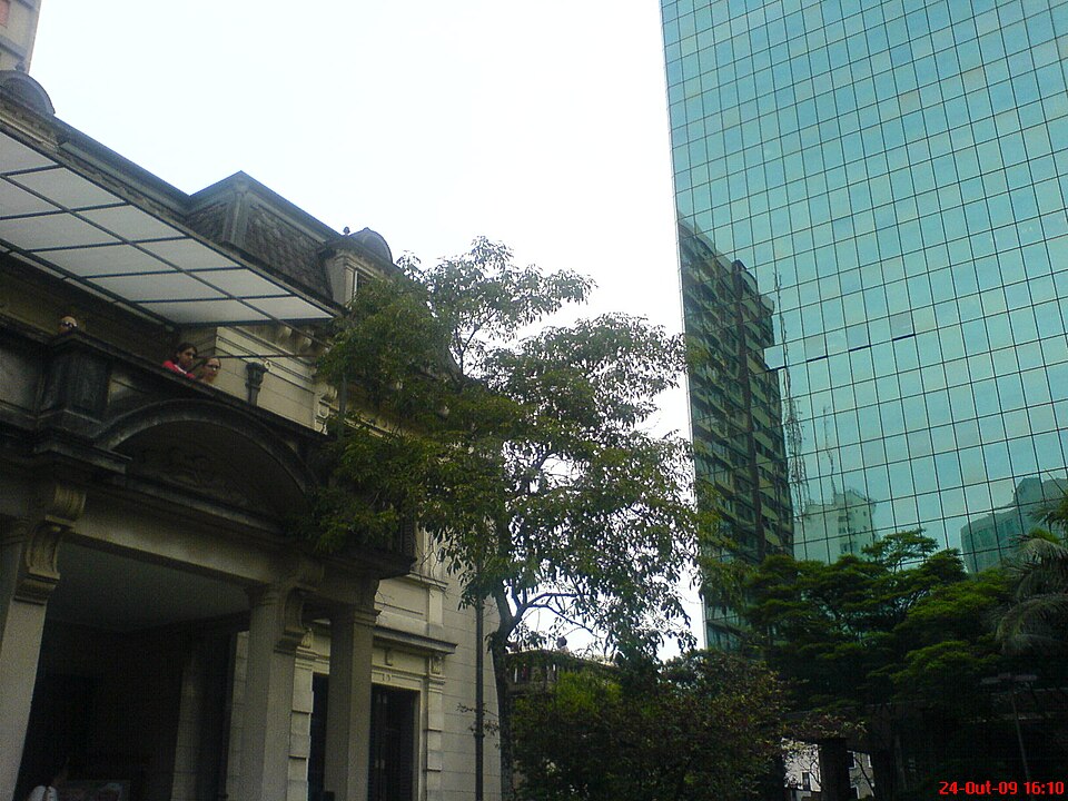 A photograph of Casa das Rosas