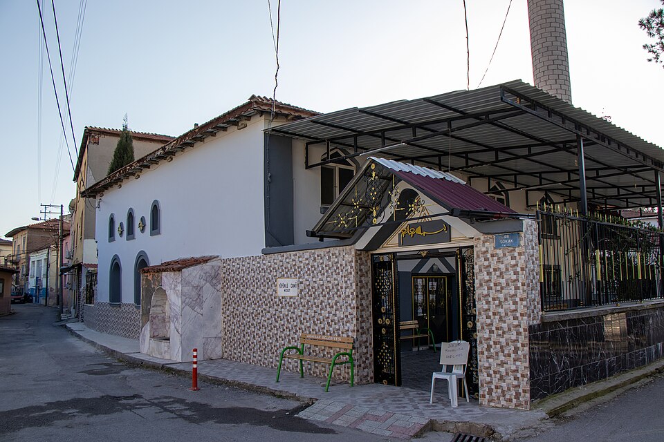 A photograph of Köfünlü Camii