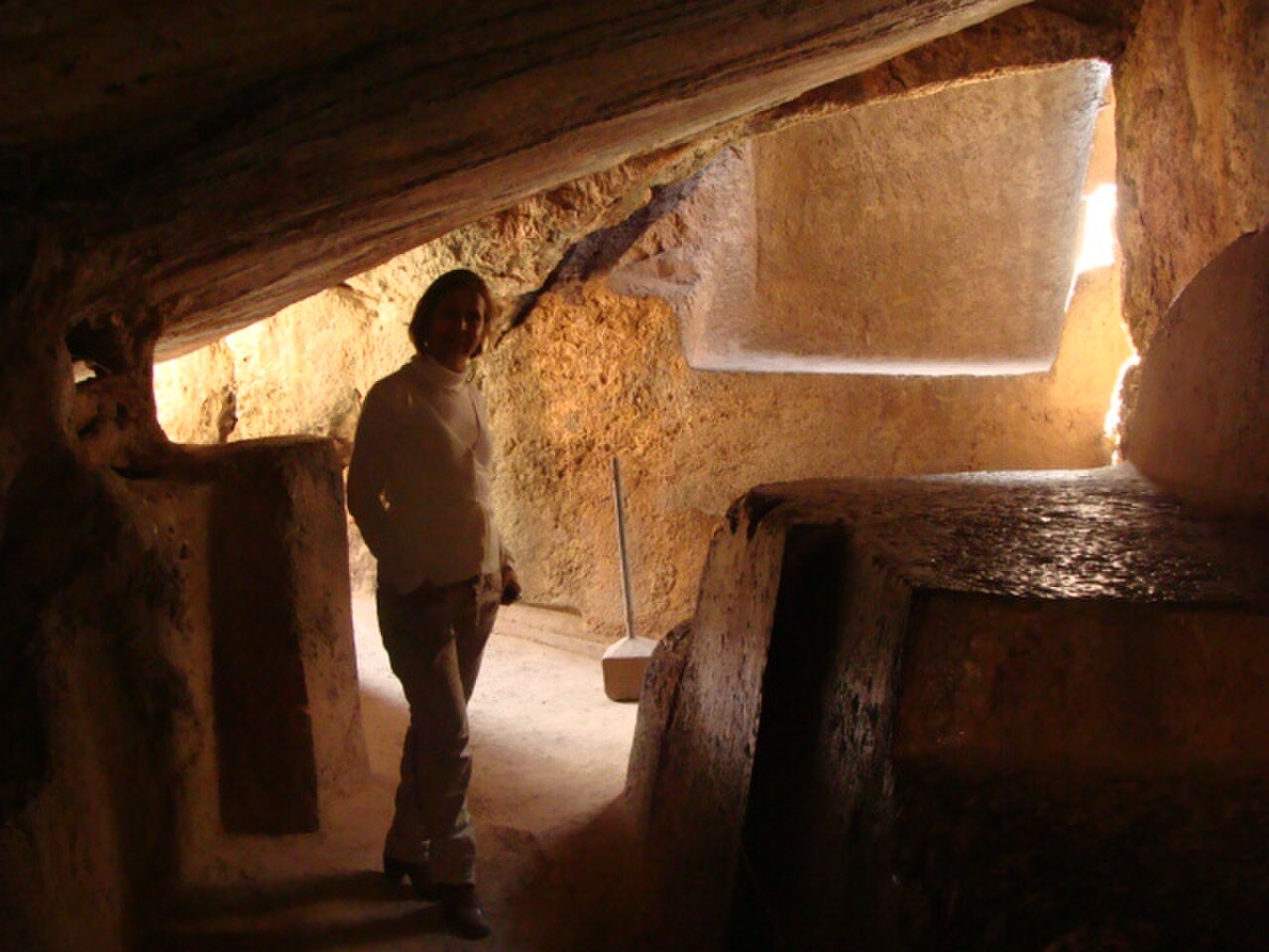 A photograph of Q'inqu