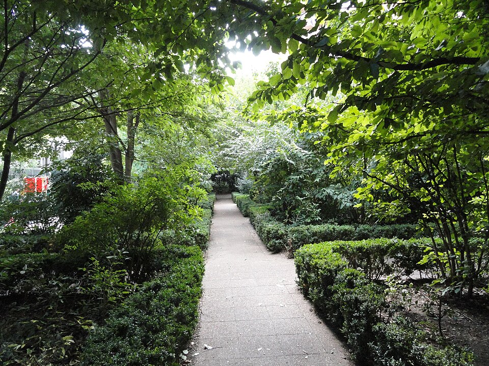 A photograph of square du Petit Bois