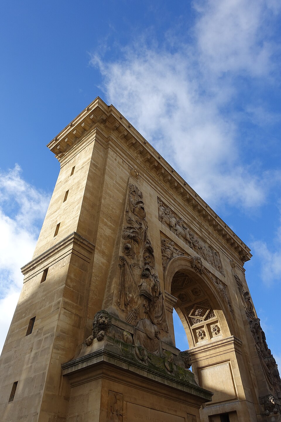 A photograph of Porte Saint-Denis