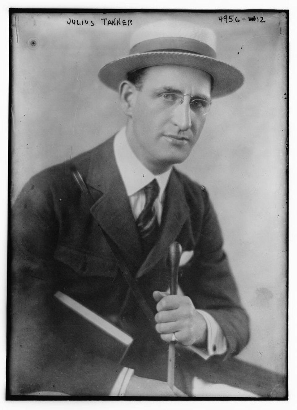 A photograph of Tannen