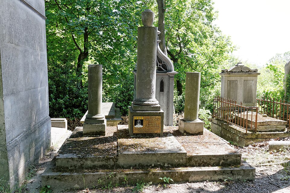 A photograph of Grave of Fontanes
