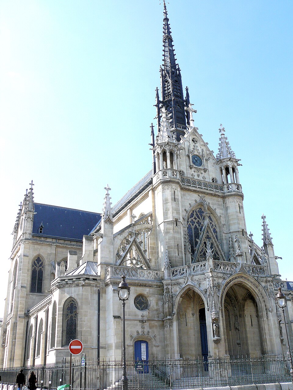 A photograph of Saint-Bernard de la Chapelle