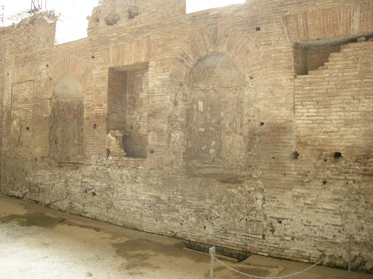 صورة Exedra
