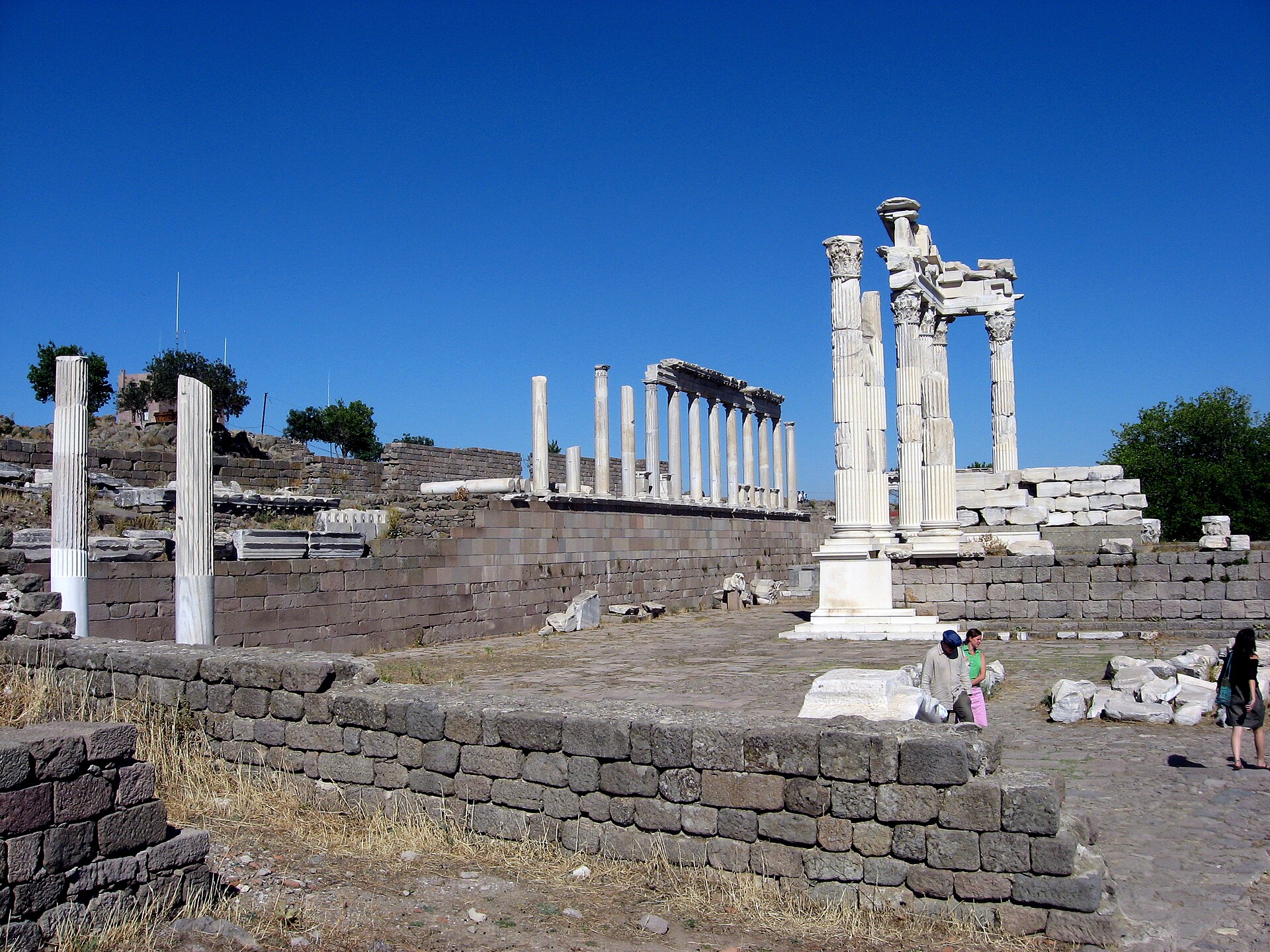 Trajan Tapınağı fotoğrafı