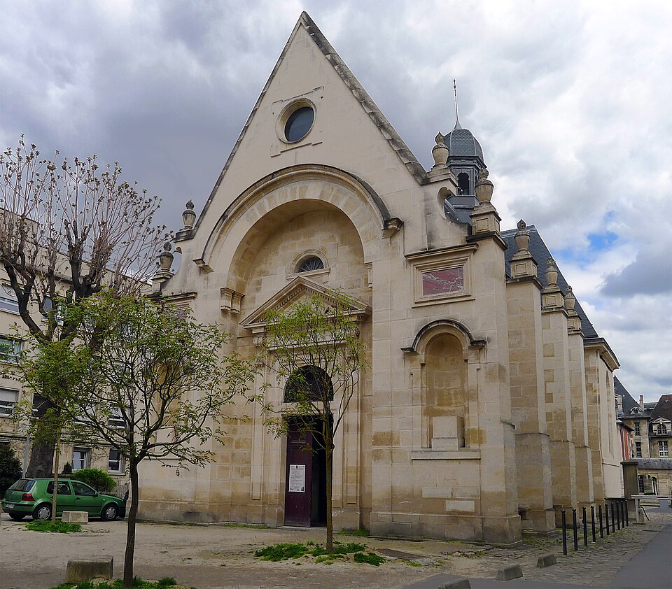 A photograph of Saint-Louis hospital chapel