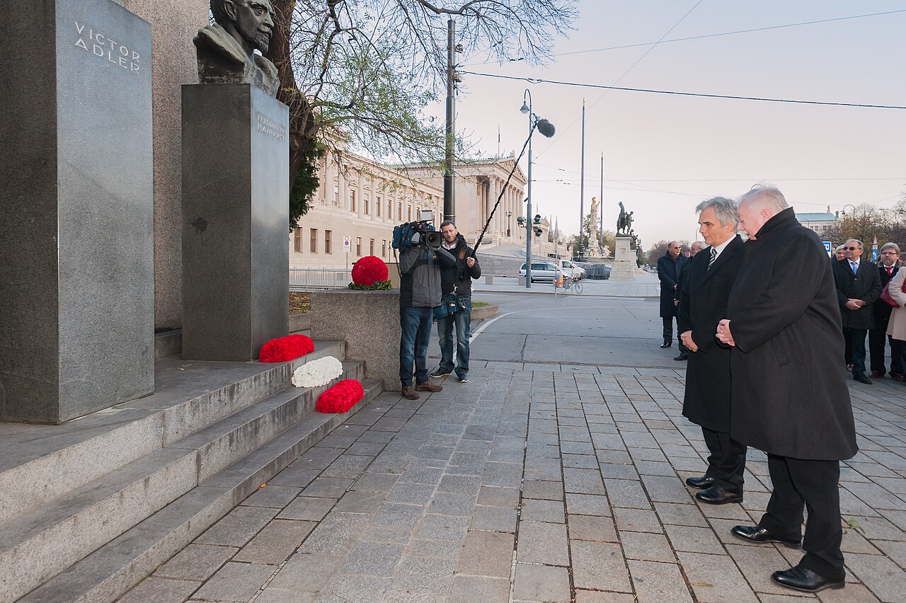 Une photographie de Denkmal der Republik