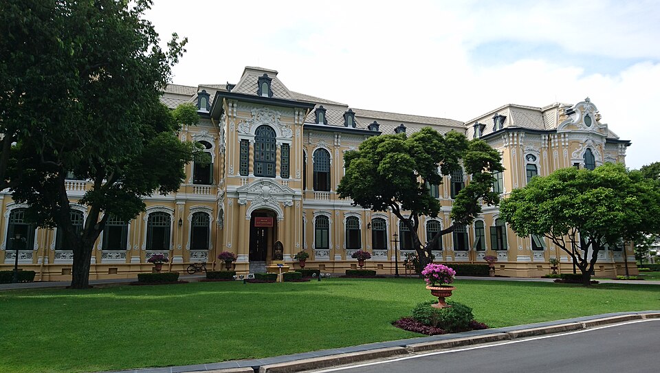 A photograph of Bang Khun Phrom palace