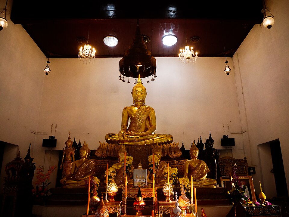 A photograph of Wat Ratchakhrue