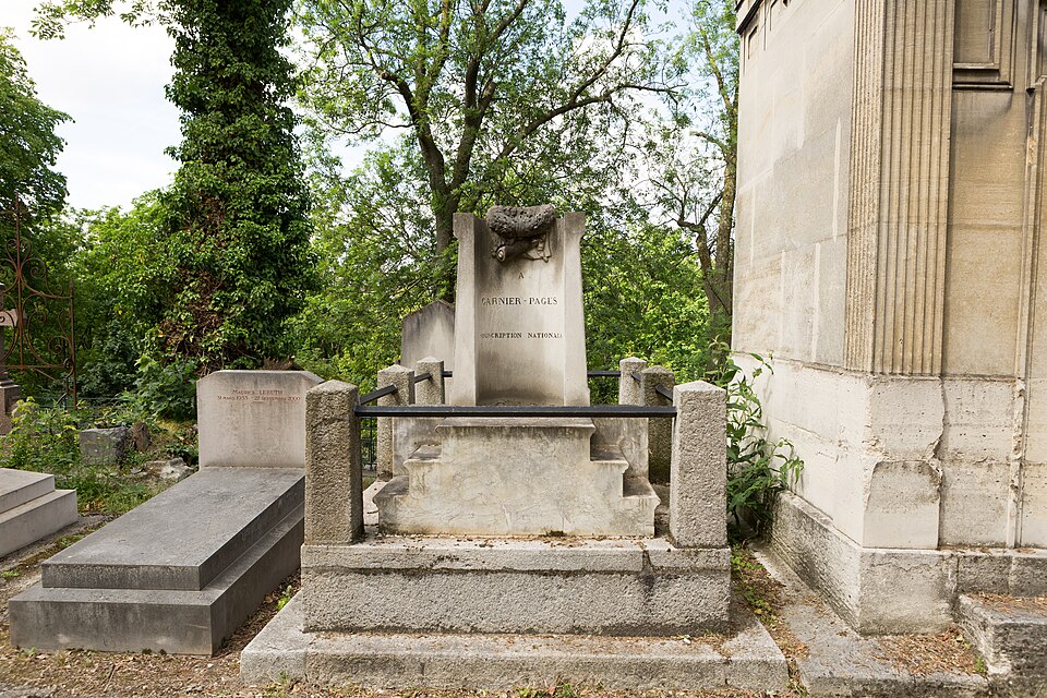 A photograph of Grave of Garnier-Pagès
