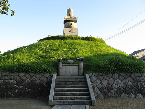 耳塚(鼻塚)