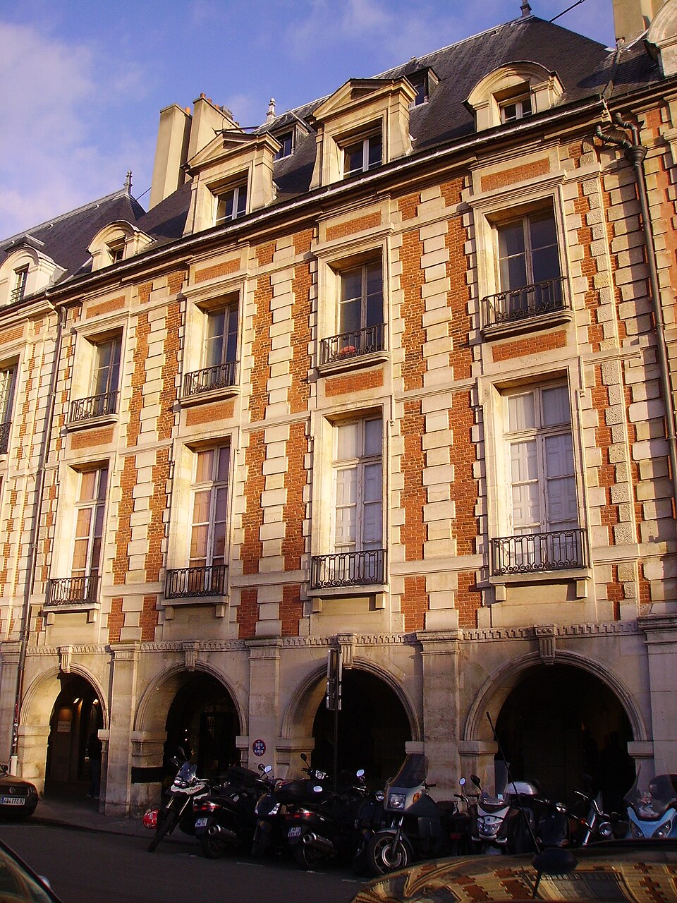 A photograph of Hôtel de Clermont-Tonnerre