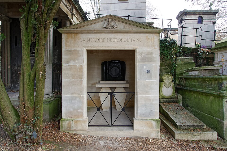 A photograph of Grave of Chabot