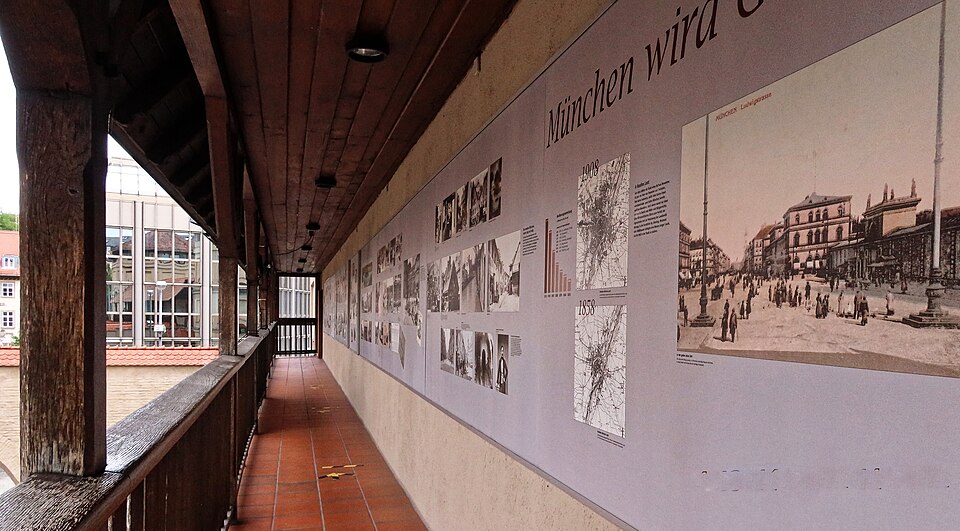 A photograph of Valentin-Volkssänger-Musäum