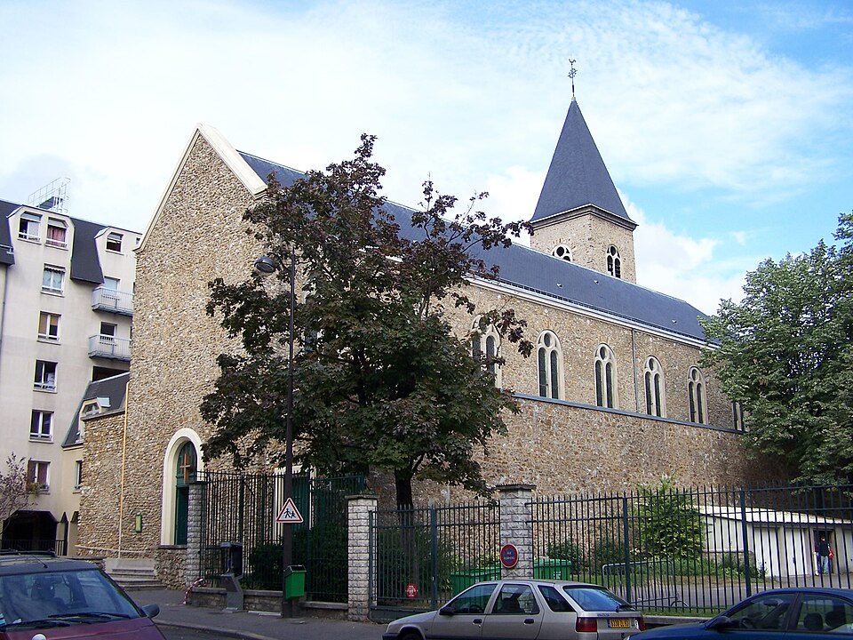 A photograph of Église Sainte-Geneviève des Grandes Carrières