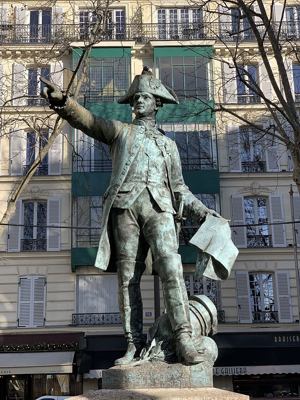 A photograph of statue of Jean-Baptiste de Rochambeau