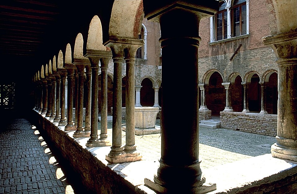 A photograph of Museo diocesano d'arte sacra Sant'Apollonia