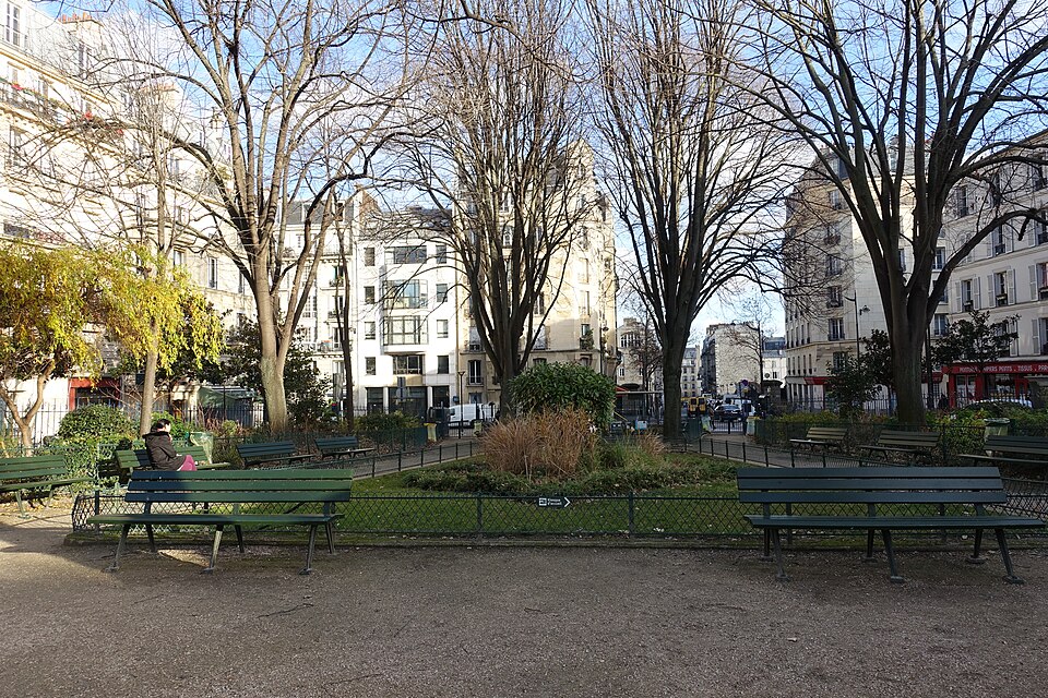 A photograph of square Saint-Bernard