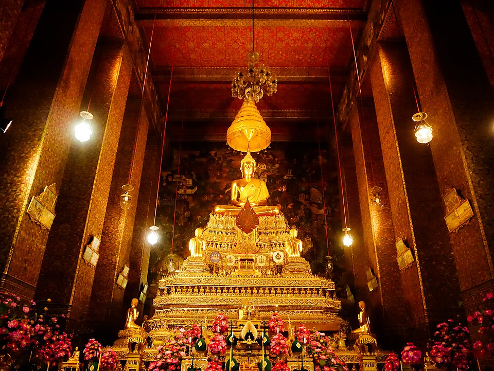 A photograph of Wat Pho