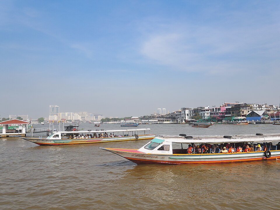 A photograph of Phra Racha Wang Derm