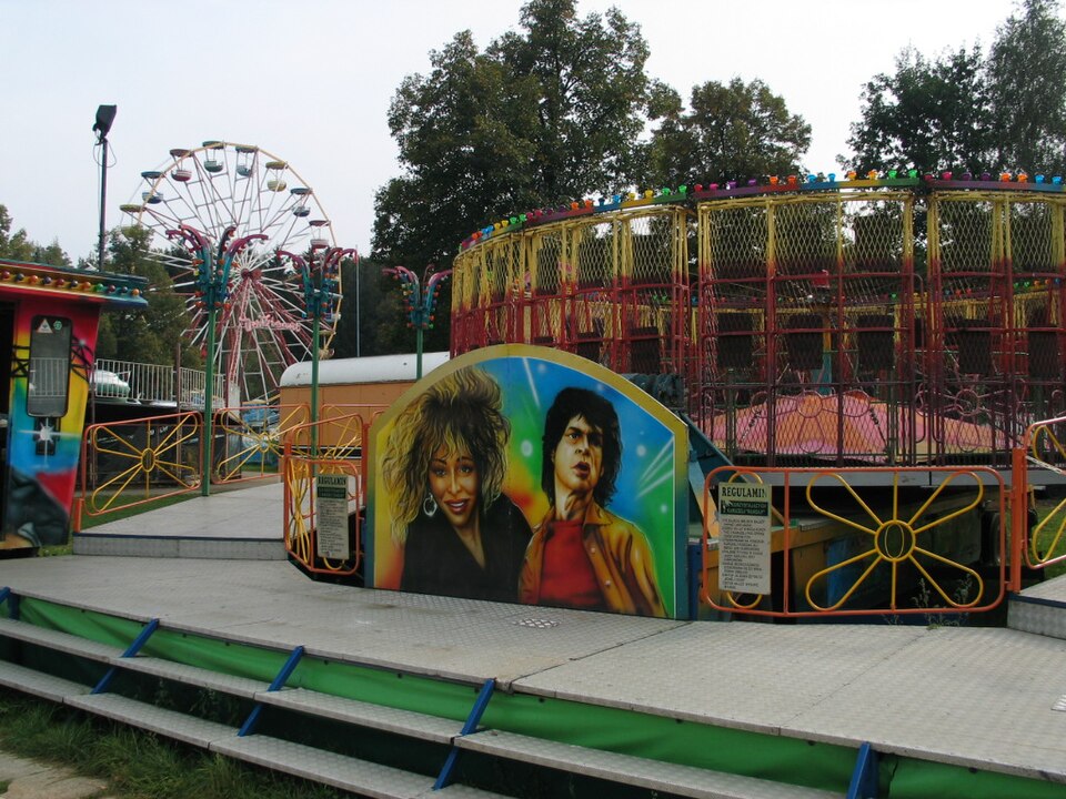 A photograph of Lunapark