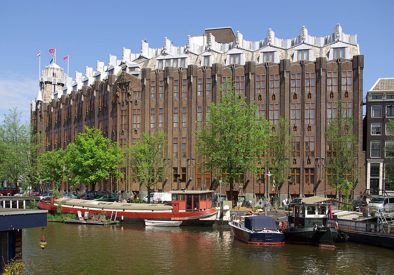 Uma fotografia de Scheepvaarthuis