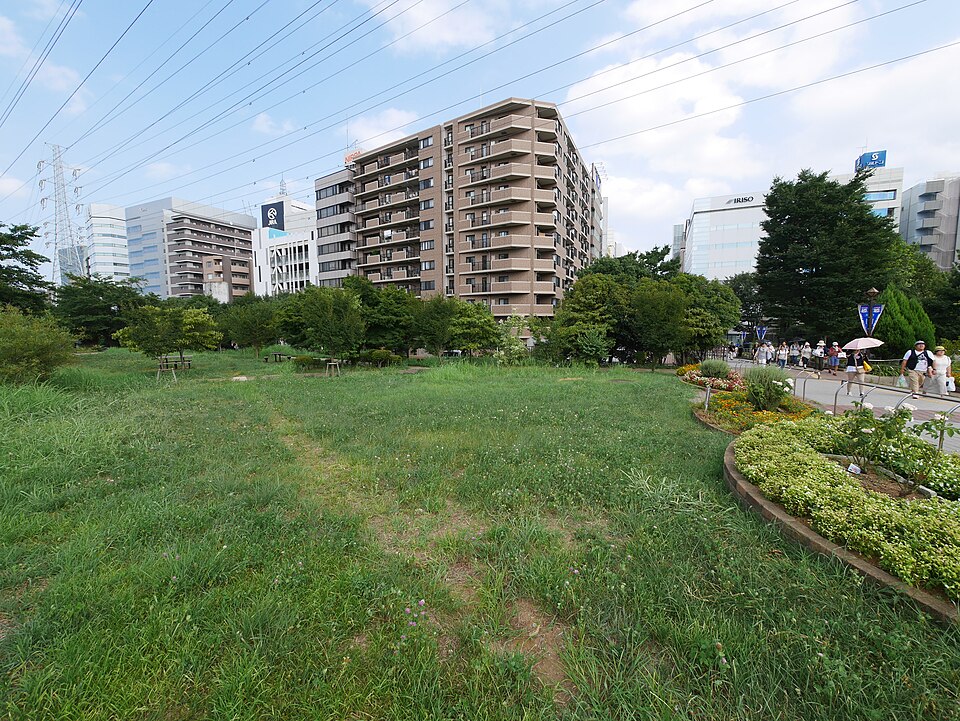 A photograph of 新横浜駅前公園