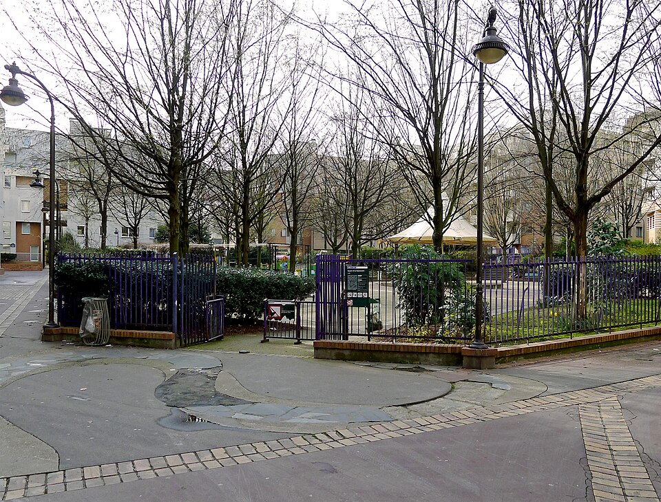 A photograph of square de la Salamandre