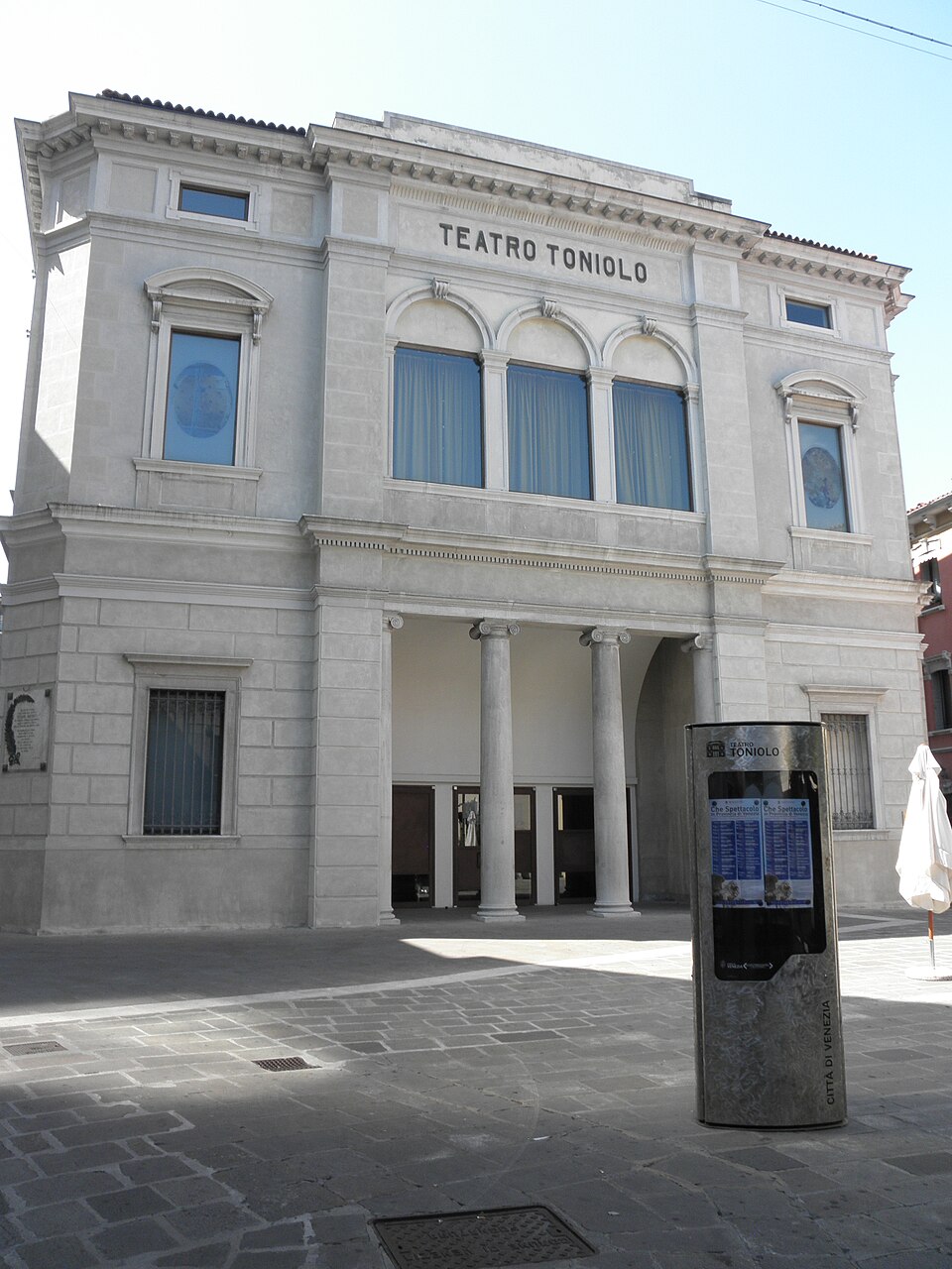 A photograph of Teatro Toniolo