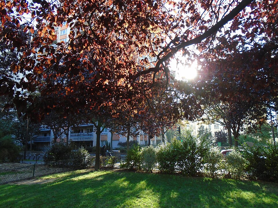 A photograph of jardin du Père-Plumier