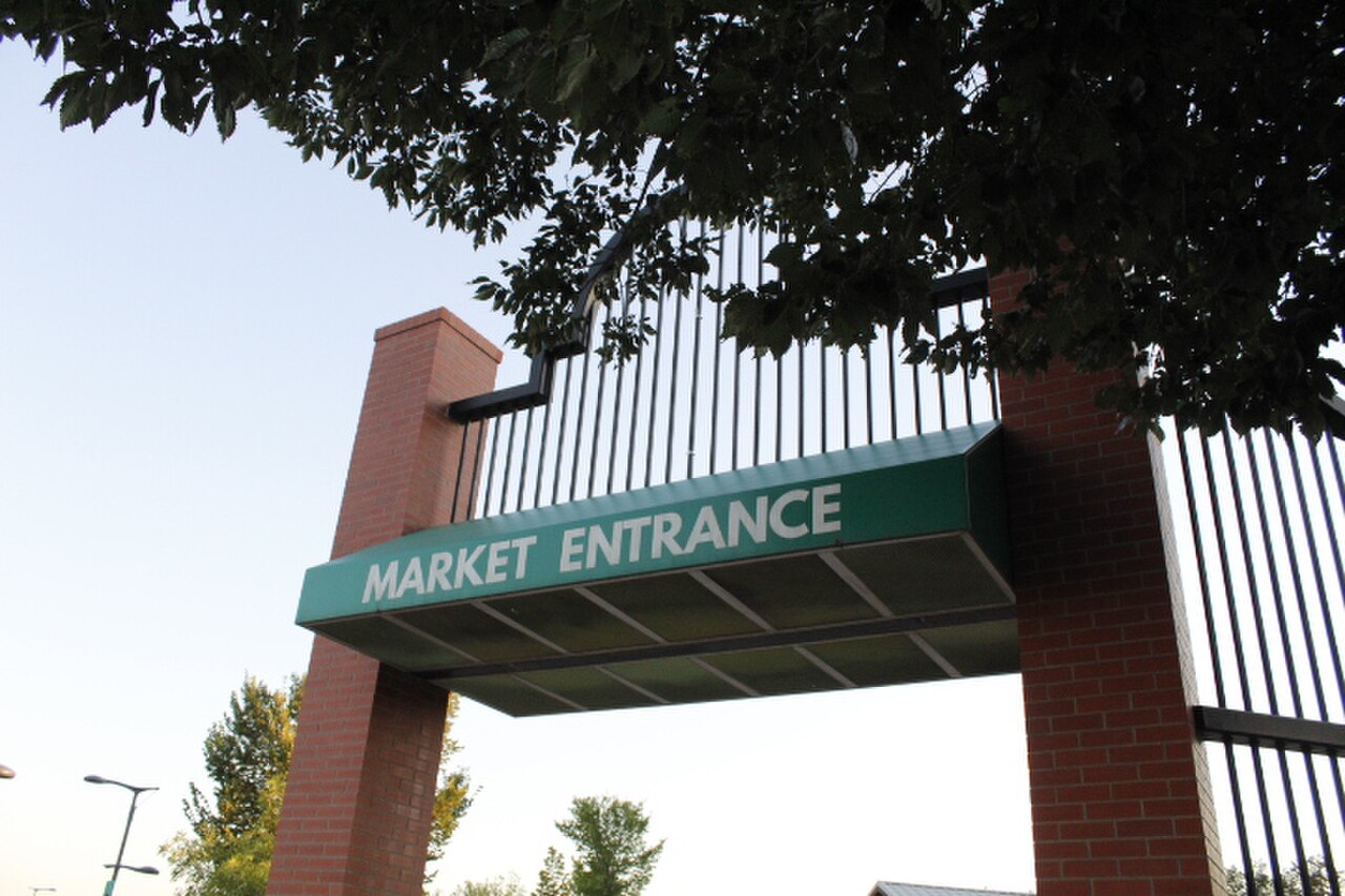 Ein Foto von local market