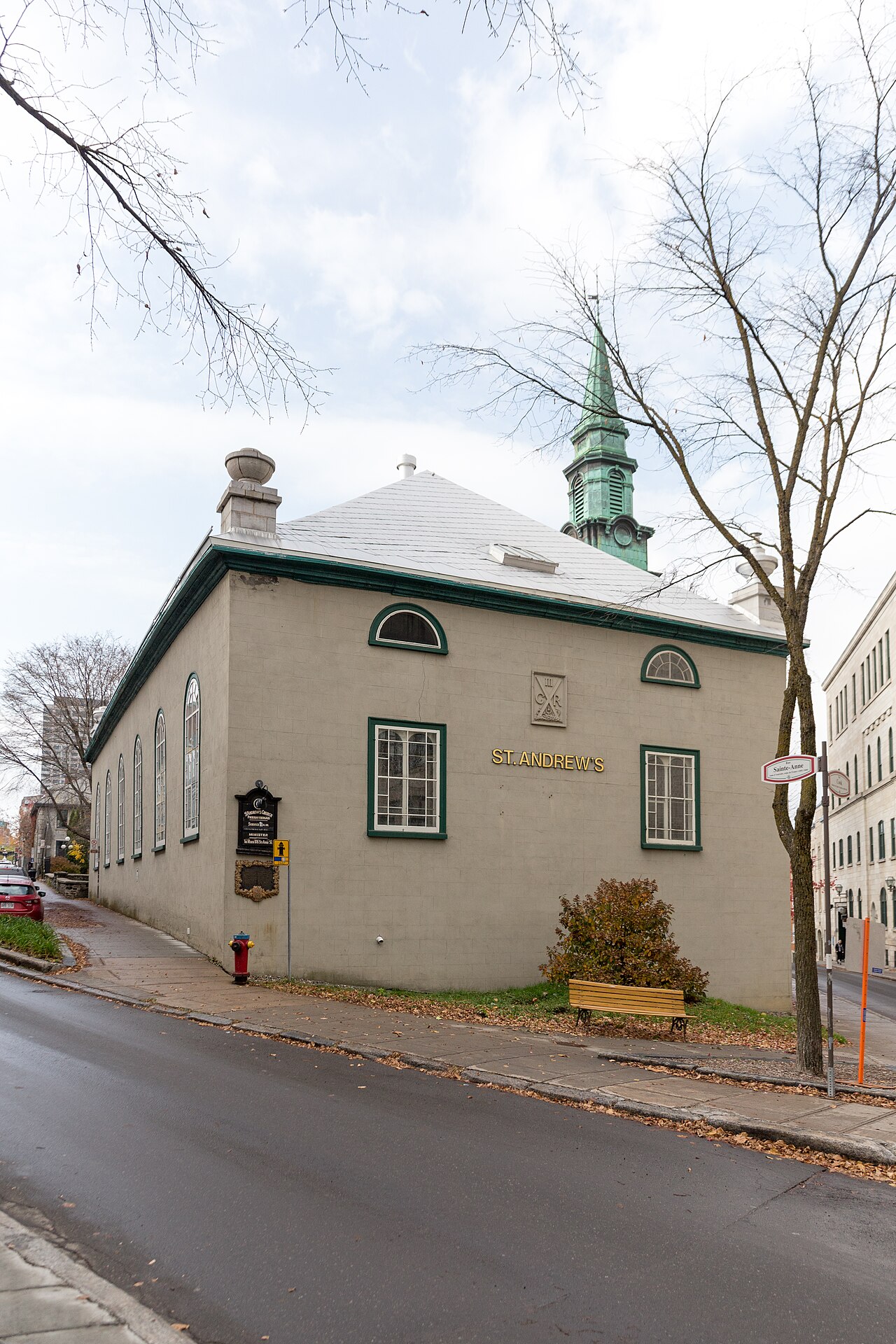 Una fotografia di St. Andrew's Church