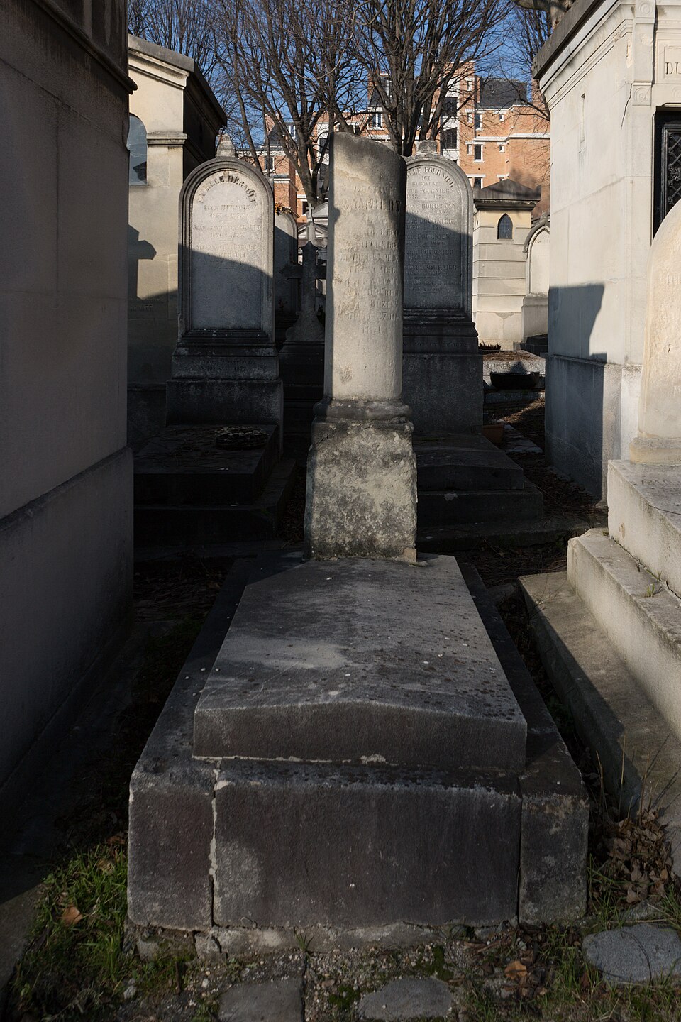 A photograph of Grave of Lambert