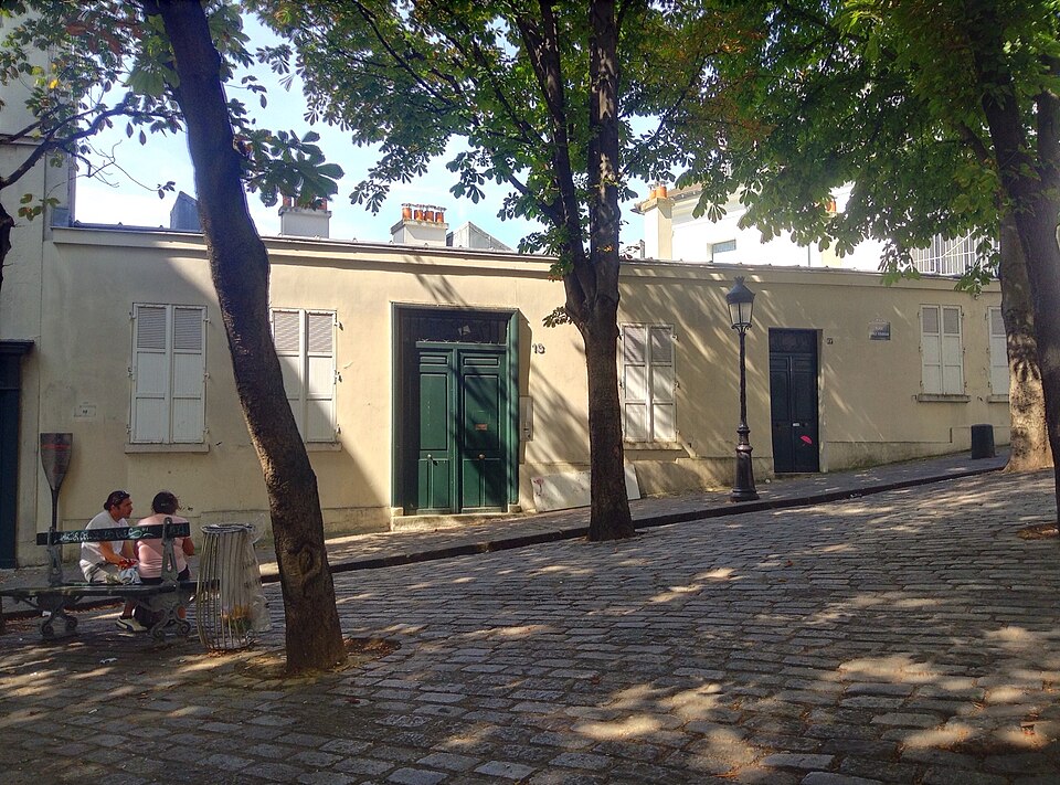 A photograph of Le Bateau-Lavoir