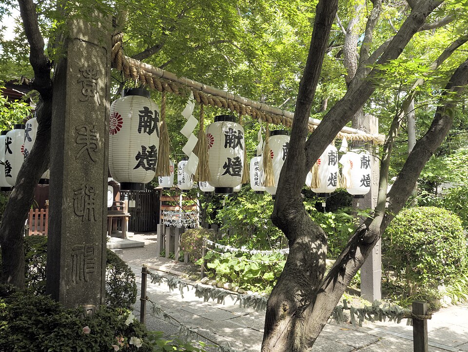 A photograph of Horikoshi Shrine