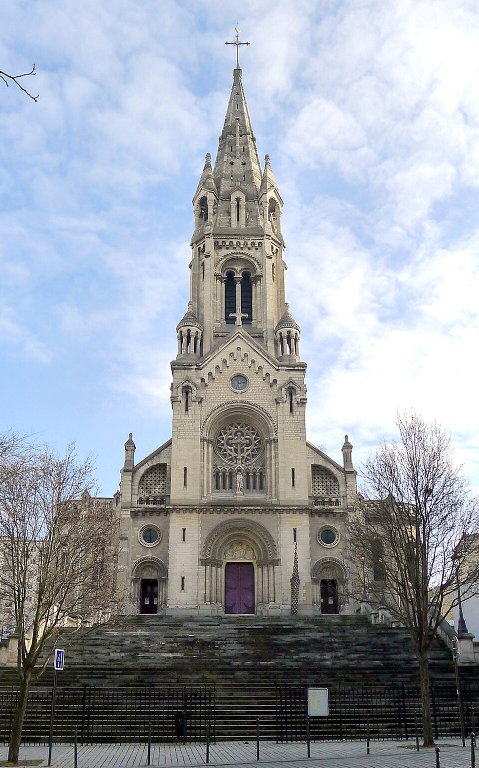 A photograph of Église Notre-Dame-de-la-Croix de Ménilmontant