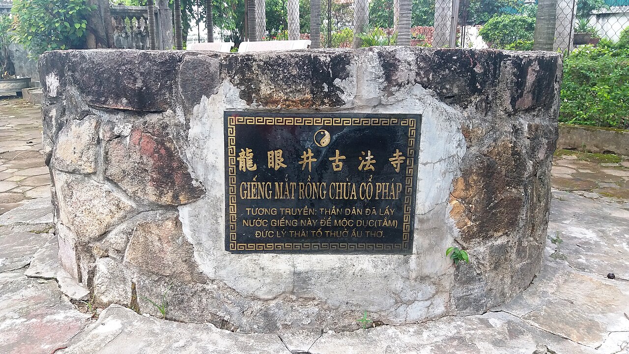 A photograph of Chùa Cổ Pháp