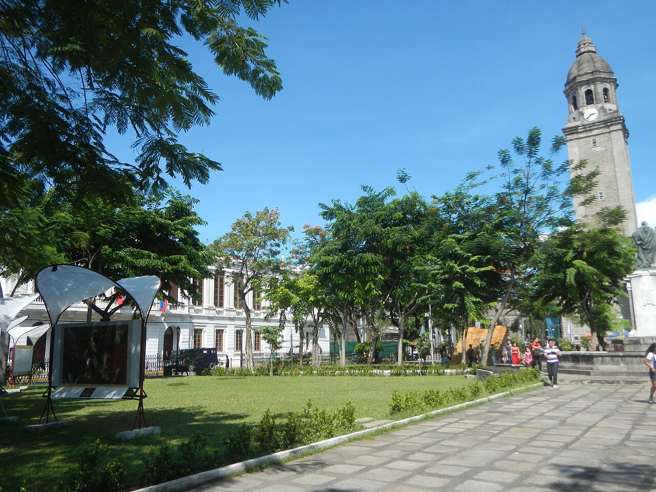 A photograph of Plaza de Roma